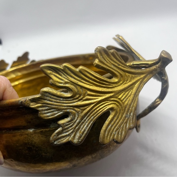 Gorgeous large Oak Leaf oval brass planter/display bowl - Picture 5 of 12